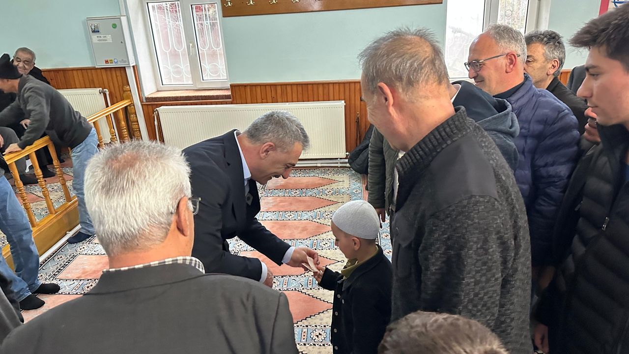Yozgat Valisi vatandaşla bayramlaştı
