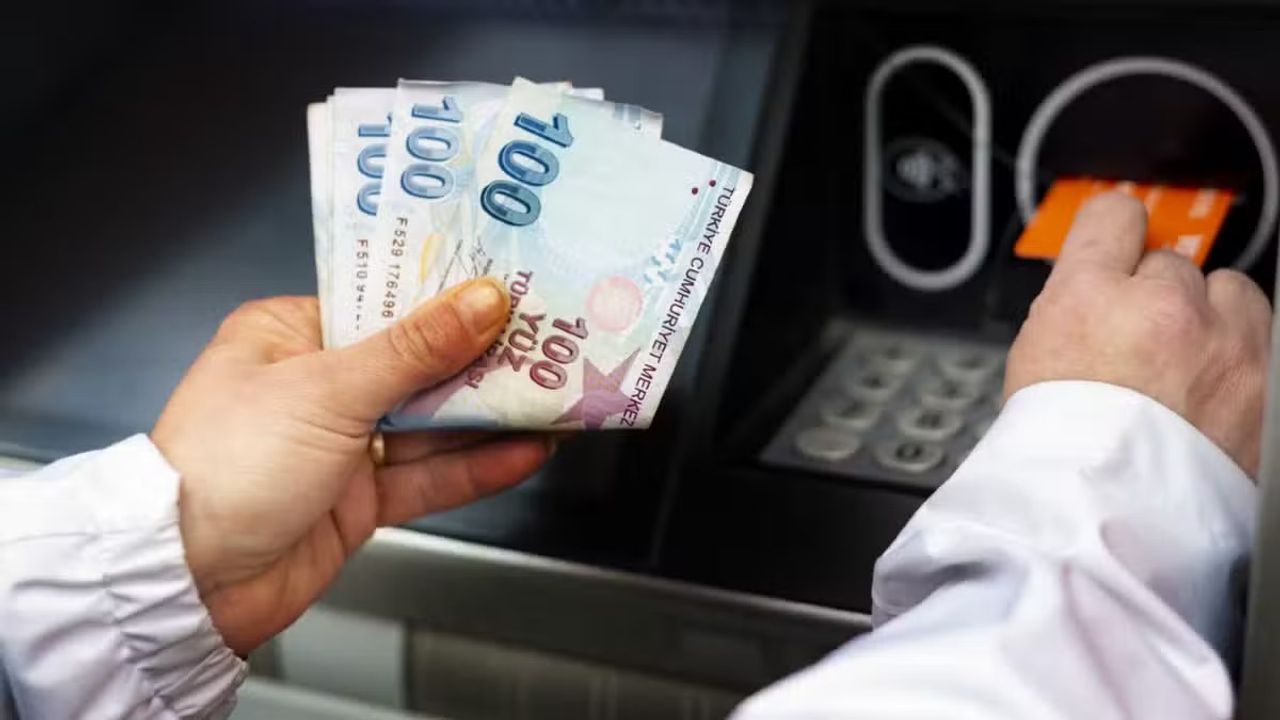 Herkesin beklediği kredi kartı düzenlemesi ertelendi