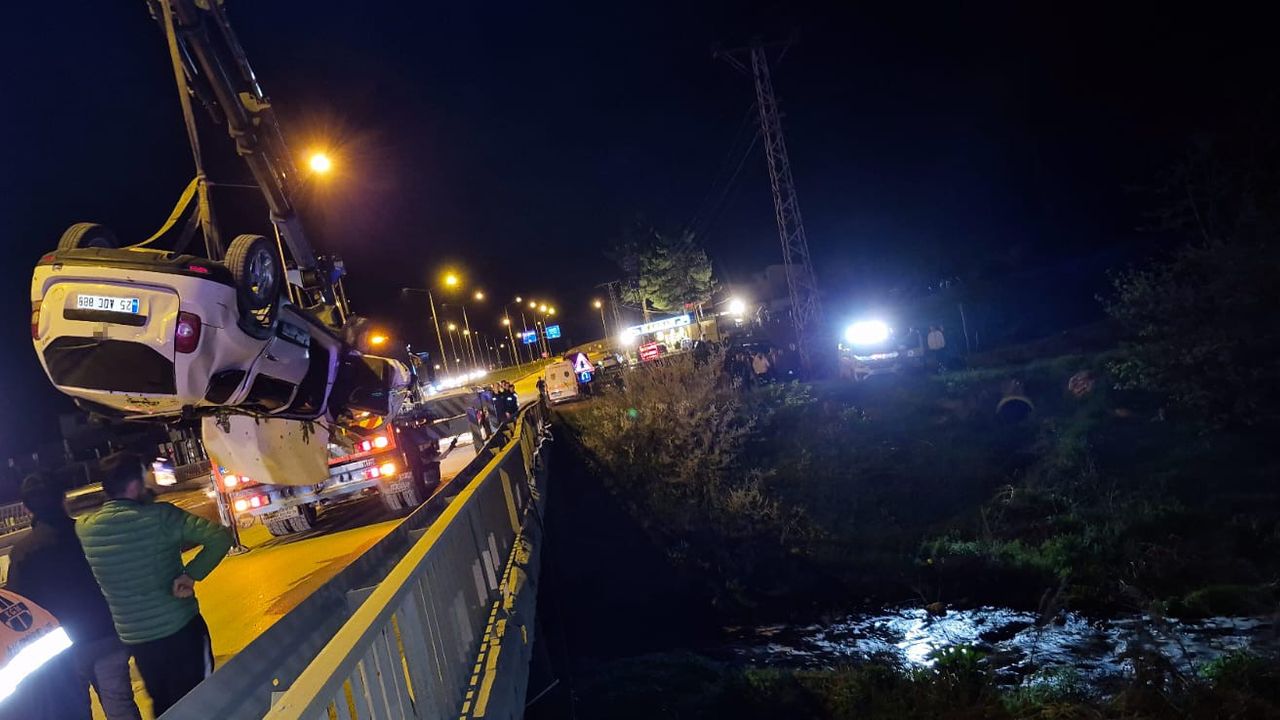 Otomobil çay kenarına uçtu: 5 yaralı!