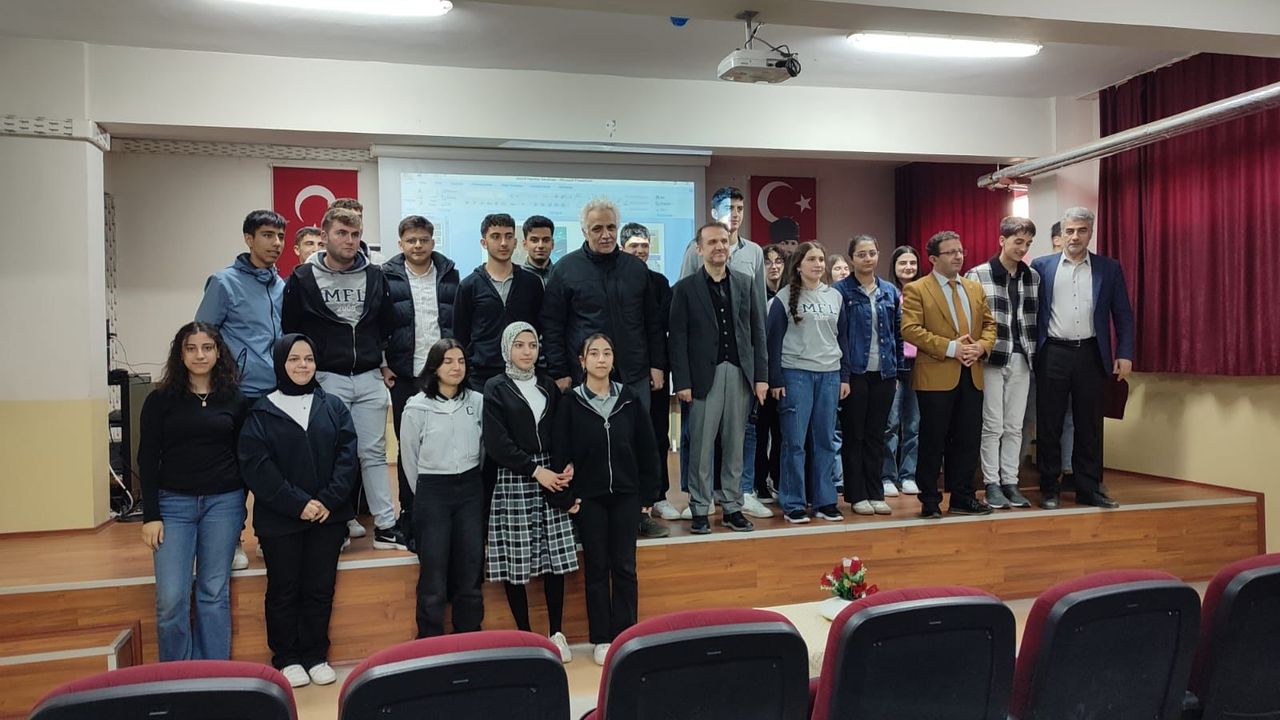 Bozok akademisyenleri liseli gençlerle bir araya geldi