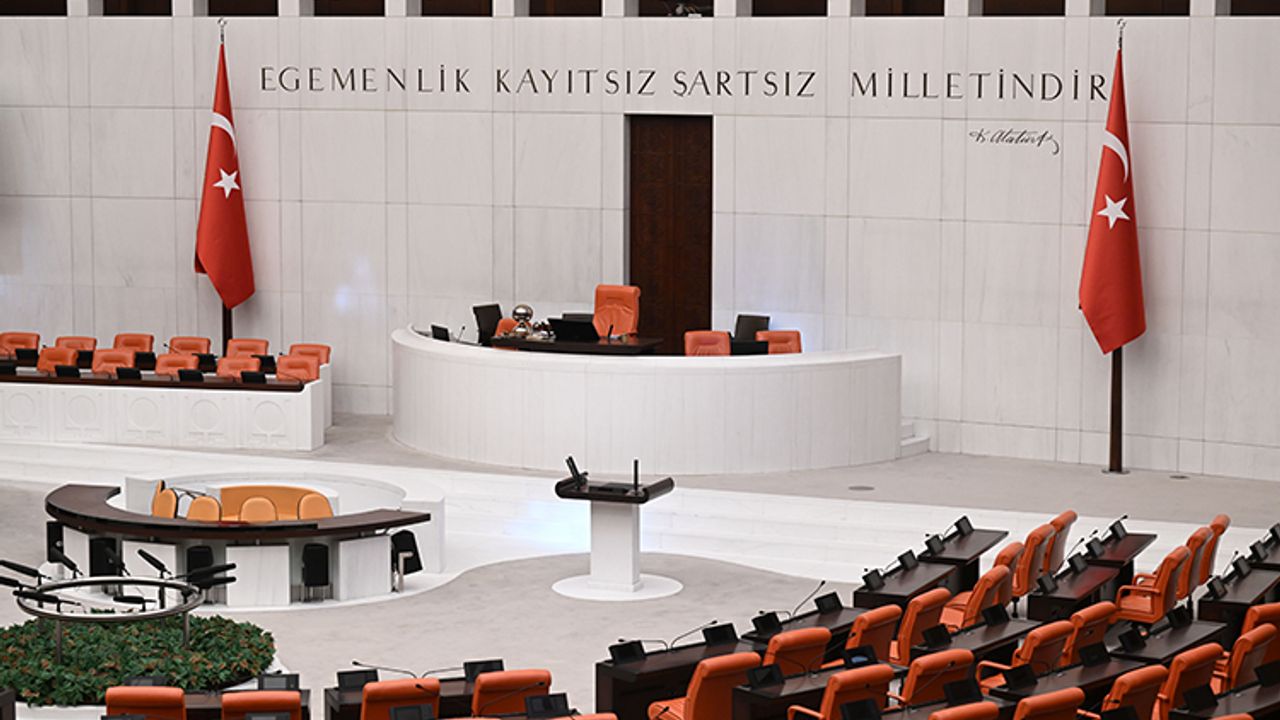 Meclis'te mesai yoğun: İklim yasası, 112 cezaları…