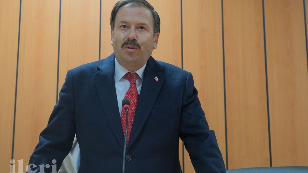 AK Parti Yozgat İl Başkanı Hasan Kandemir şehitleri andı
