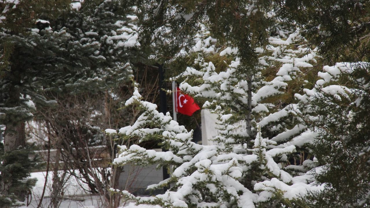 Yozgat Valiliğinden şehitlere saygı mesajı
