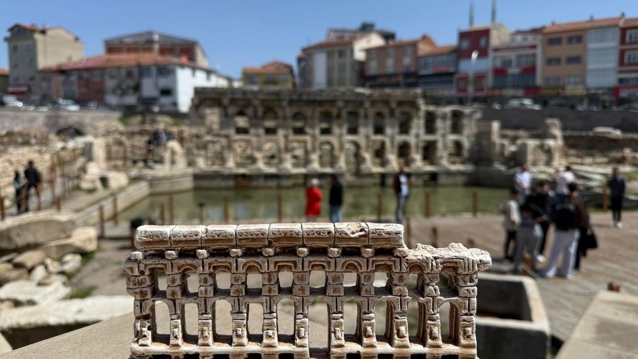 YOBÜ öğrencilerinden Sarıkaya’ya tarihi gezi