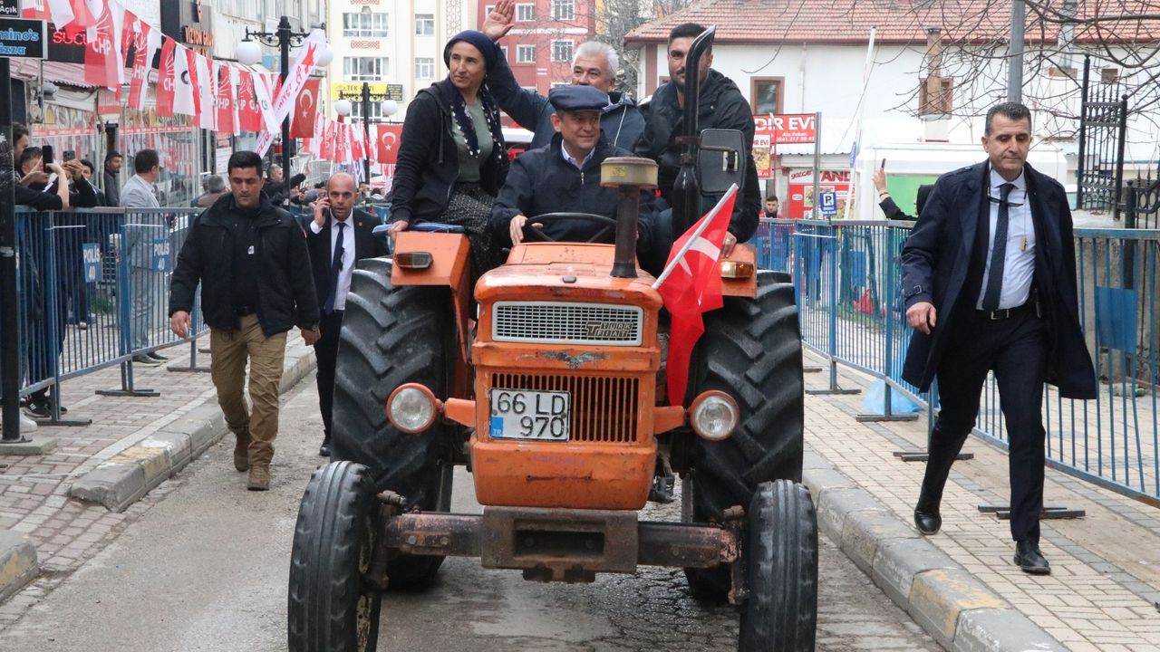 CHP’den Yozgat mitingi: Özel alana traktörle geldi