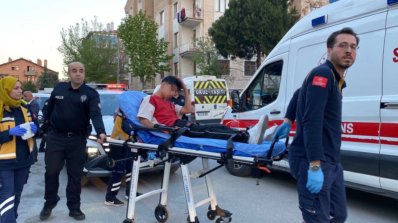Gençlerin tartışması kanlı bitti!