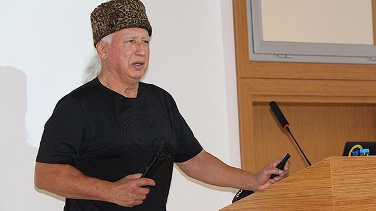 Prof. Dr. Şener Üşümezsoy kimdir?