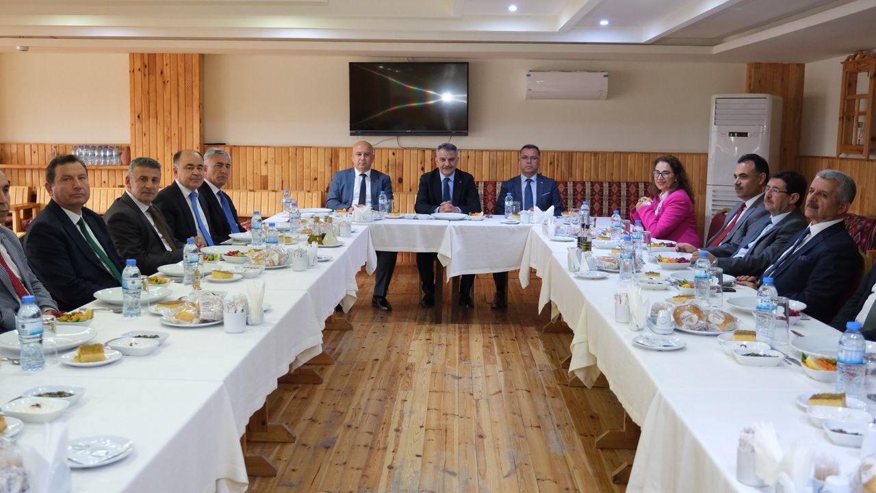 Yozgat Valisi müfettişlerle bir araya geldi