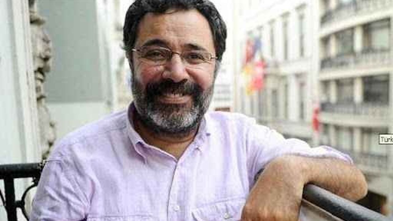 Türk edebiyatının önemli isimlerinden Ahmet Ümit kimdir?