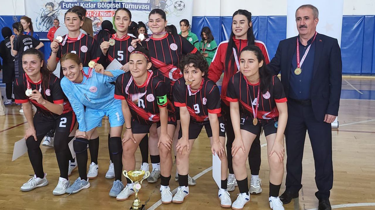 Yozgat futsal kızlar takımı namağlup şampiyon oldu!