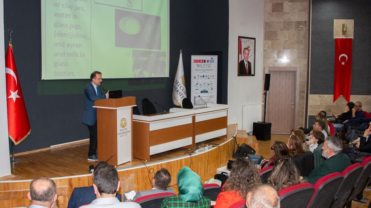 Selçuk Üniversitesi'nde geleceğin eğitim modelleri konuşuldu