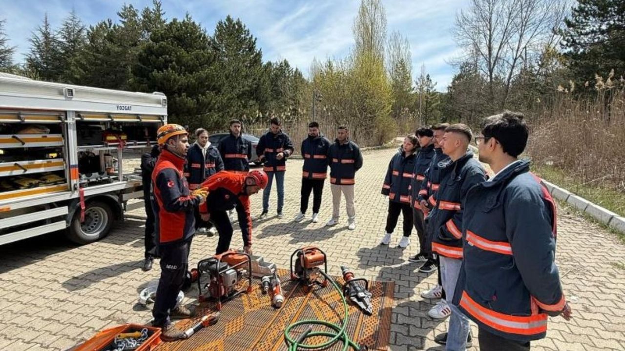 Yozgat'ta AFAD sahada: Uygulamalı tatbikat gerçekleştirildi