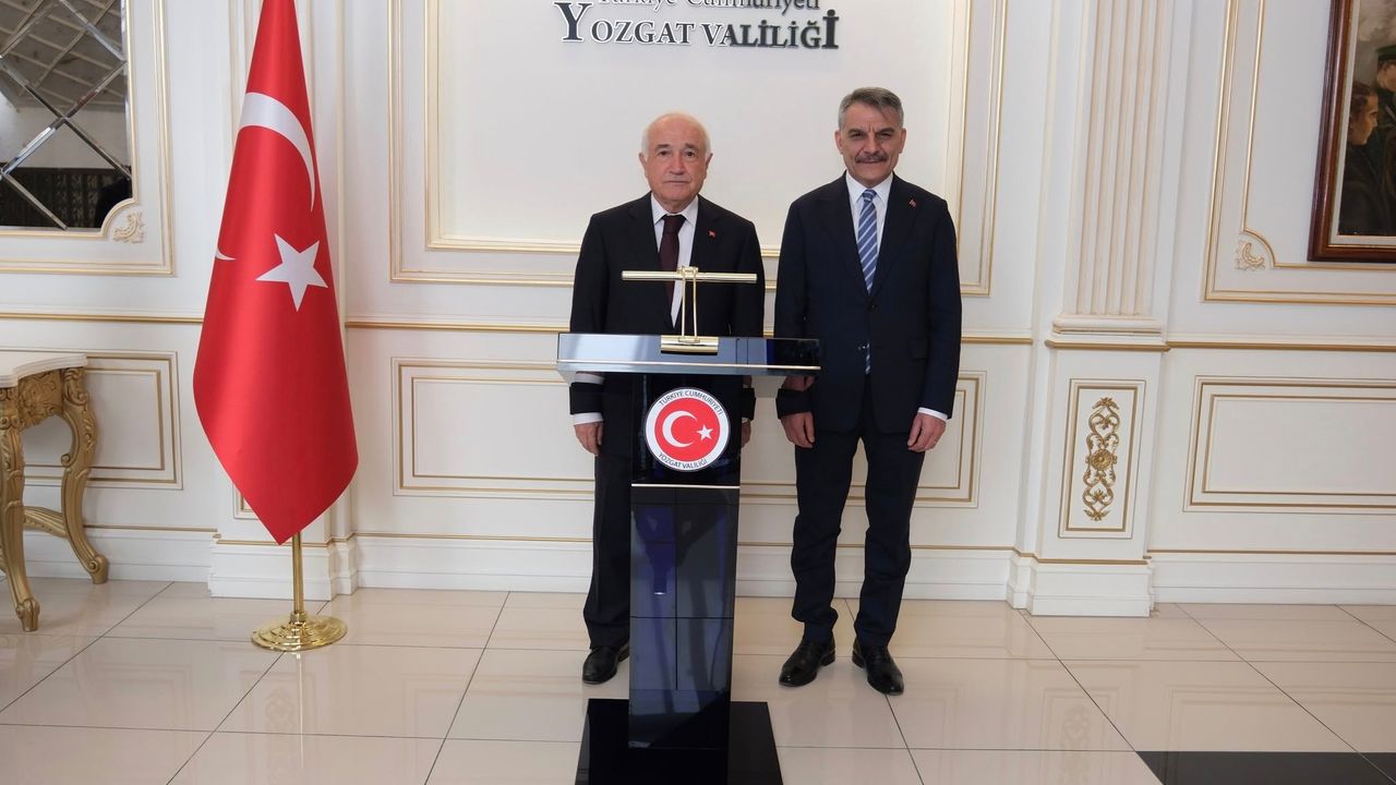 Cemil Çiçek’ten Yozgat Valisi'ne ziyaret!