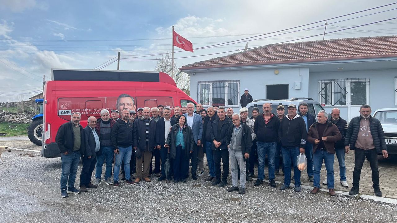 Traktörleriyle gündem olan çiftçilere CHP’den ziyaret