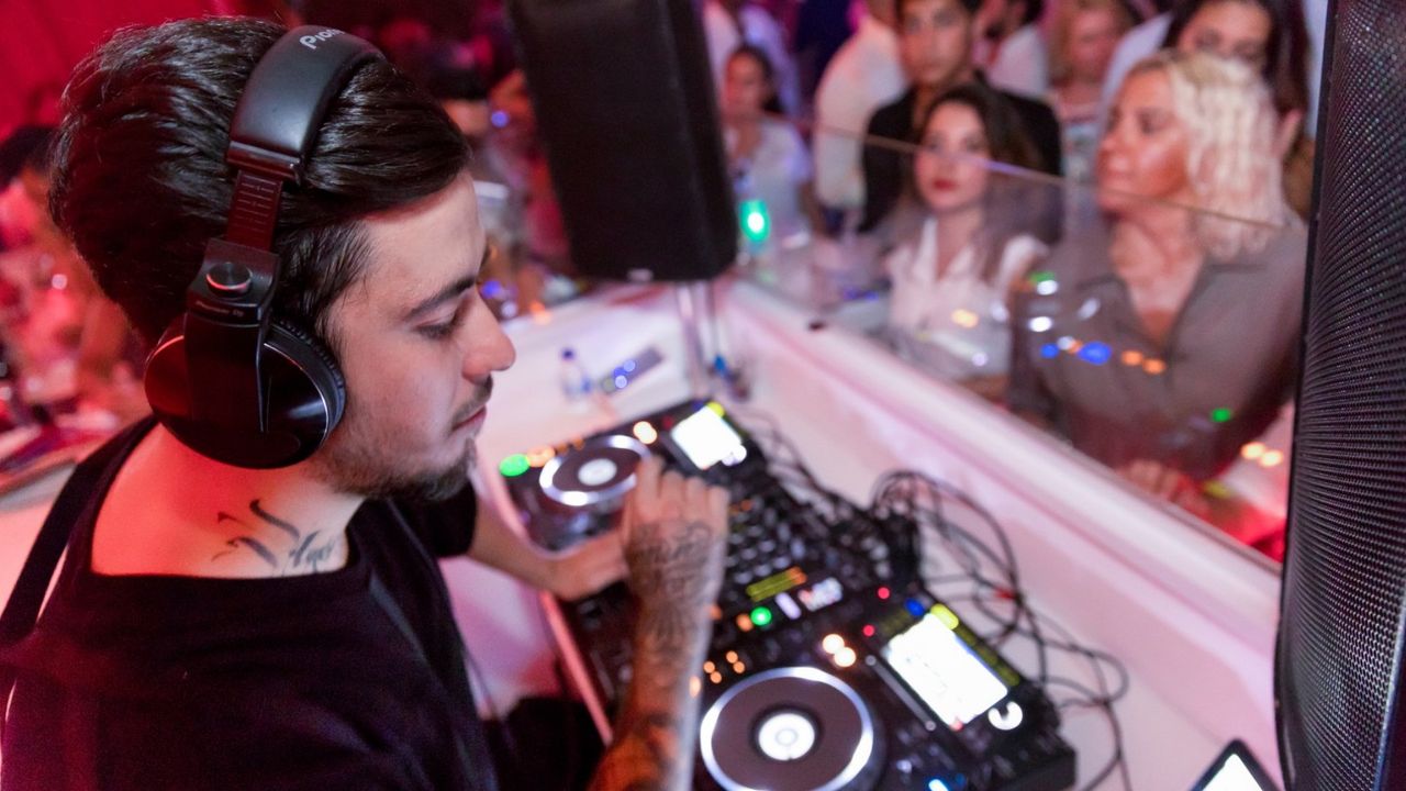 Ünlü DJ Mahmut Orhan kimdir