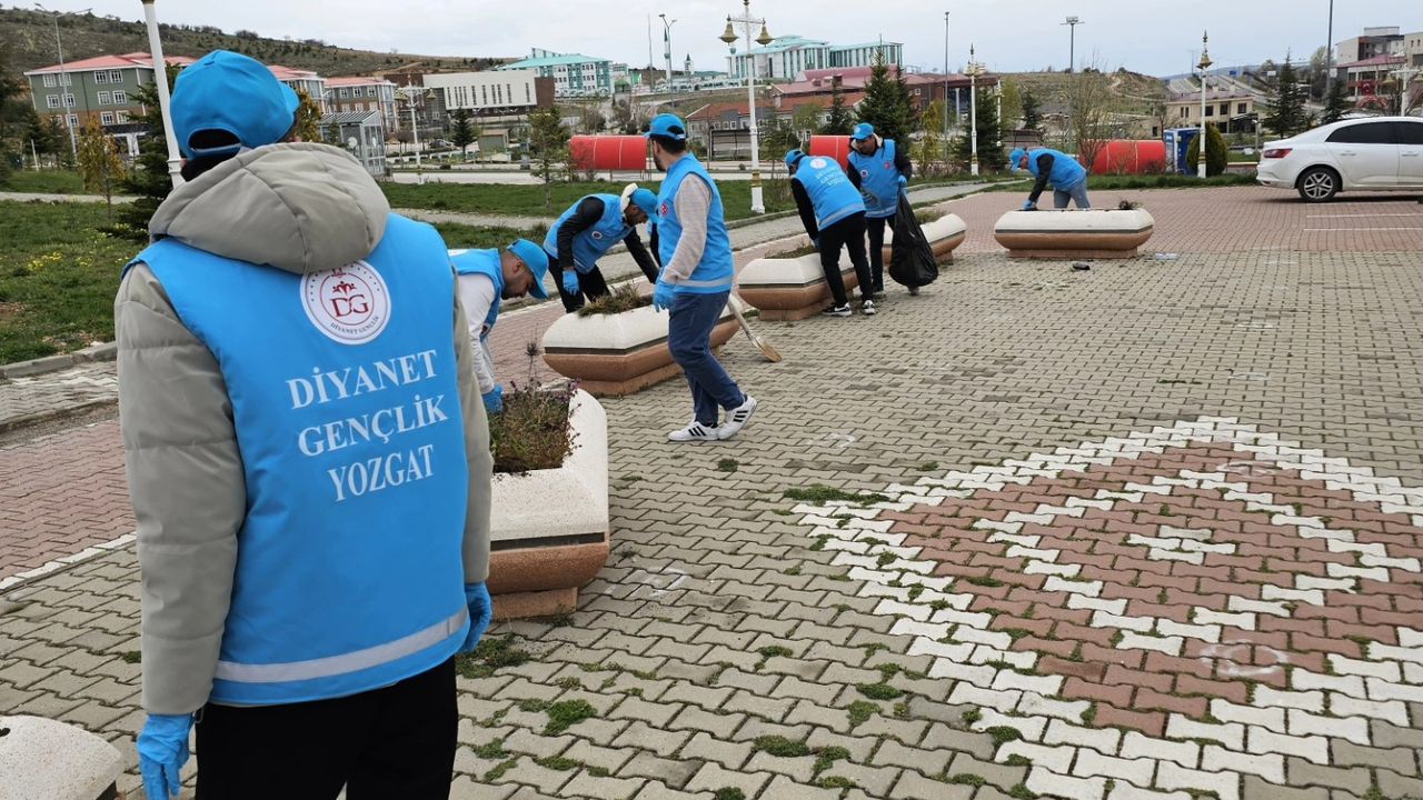 Yozgat'ta gençlerden anlamlı dokunuş