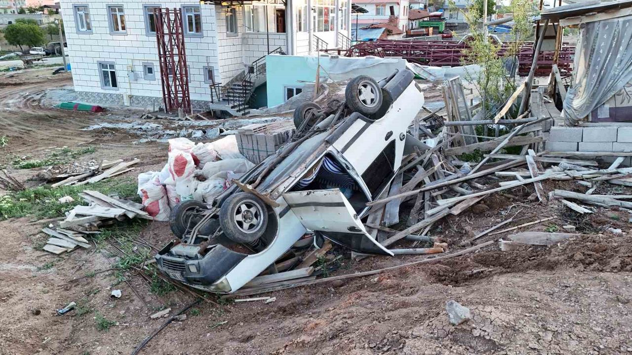 Takla atan otomobil hurdaya döndü! 1 yaralı