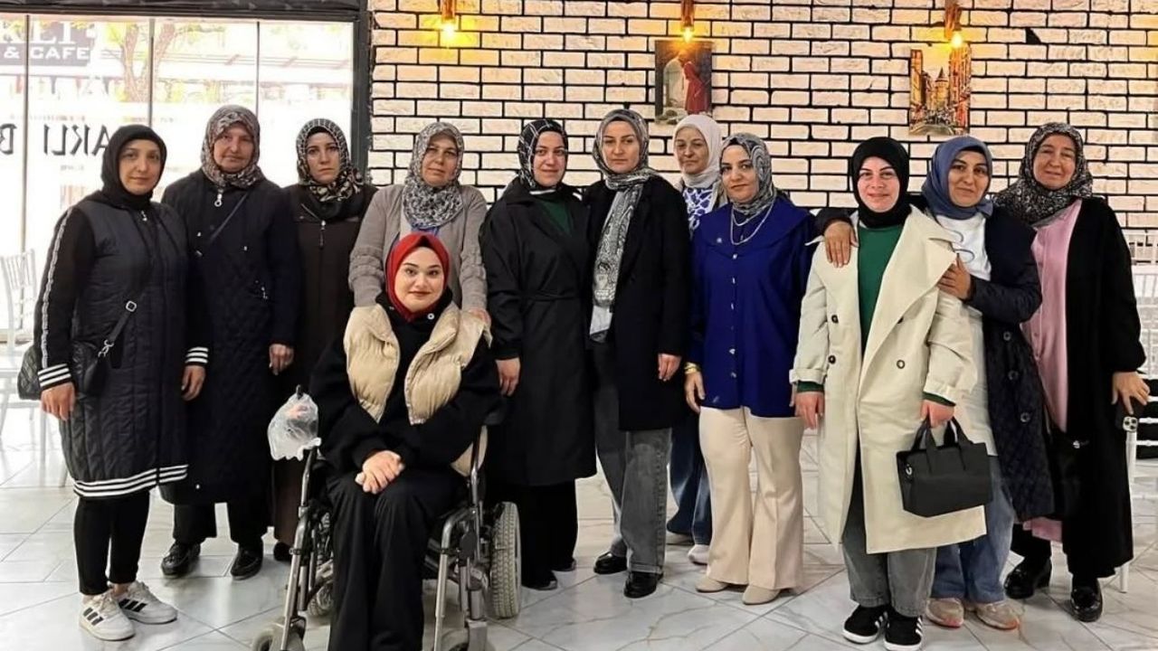 AK Parti Şefaatli Kadın Kolları, toplantıyı online yaptı
