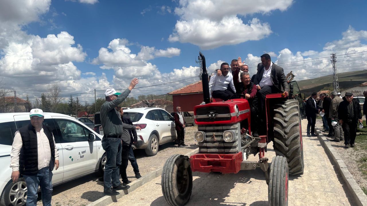 Boğazlıyan’da çiftçilerle buluştu