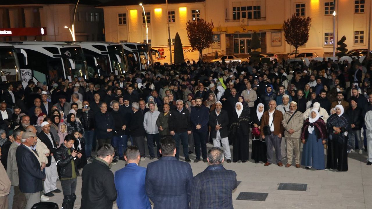 Yozgat'ta hacı adayları dualarla uğurlandı