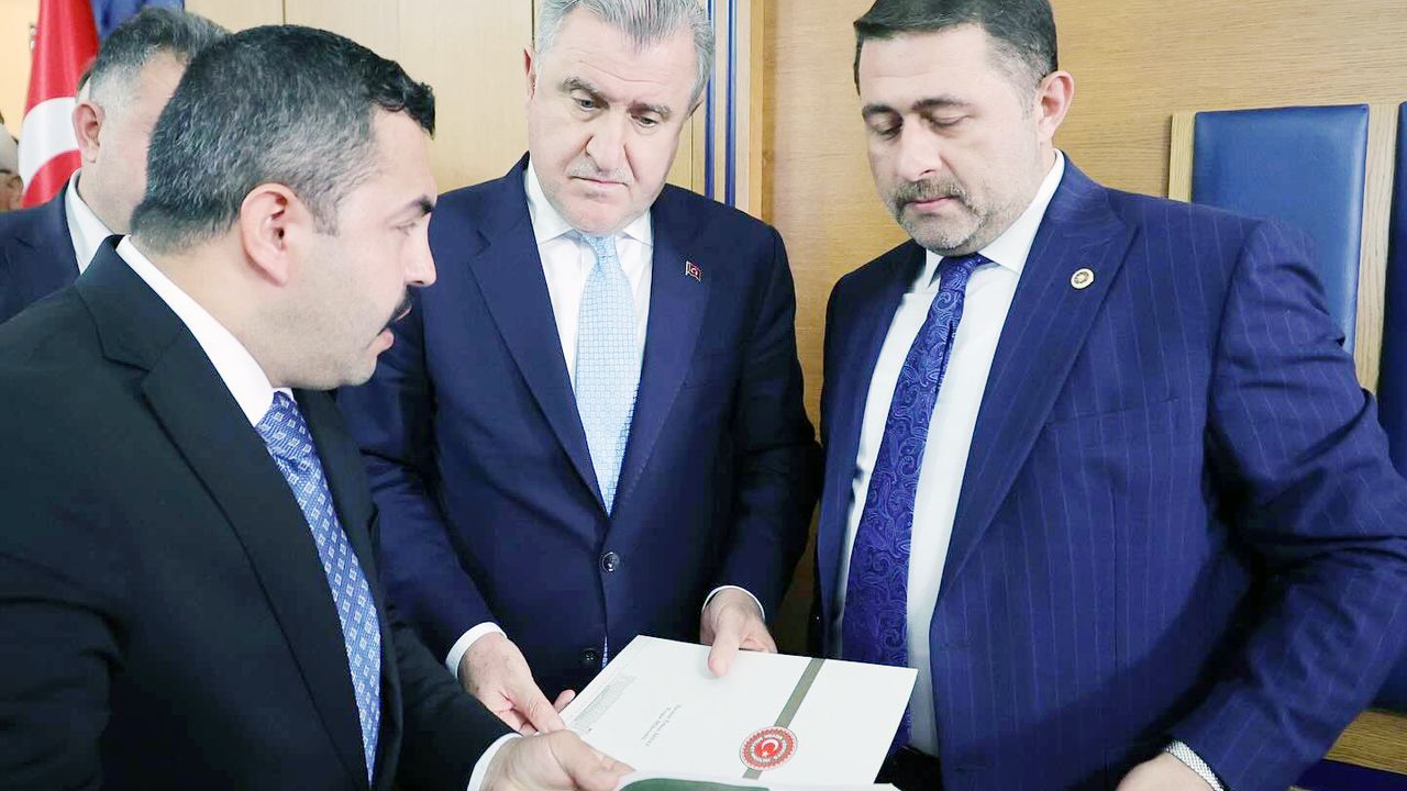 Sedef ve Yalçın’dan Bakan Bak’a ziyaret