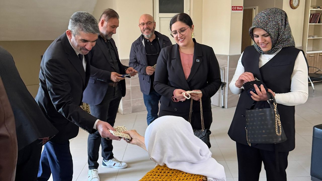 Anahtar Partisi Yozgat İl Başkanlığından huzurevine ziyaret