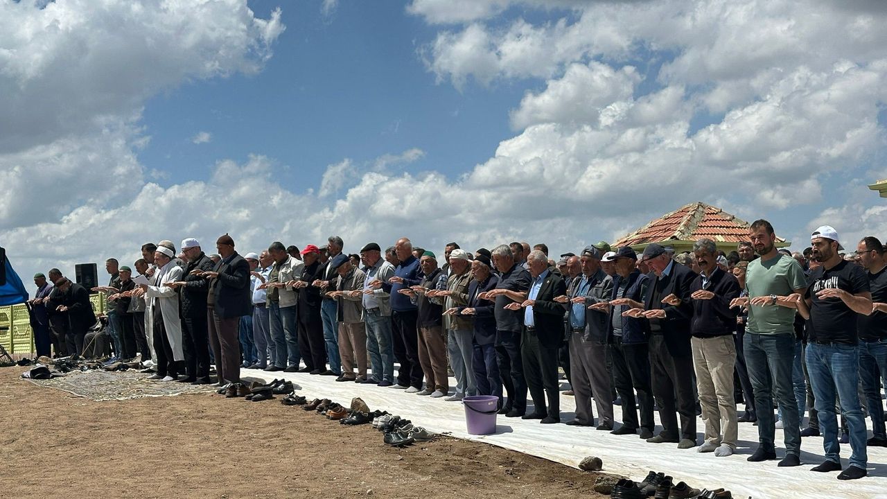 Sorgun’da eller semaya açıldı: Yağmur duası yapıldı
