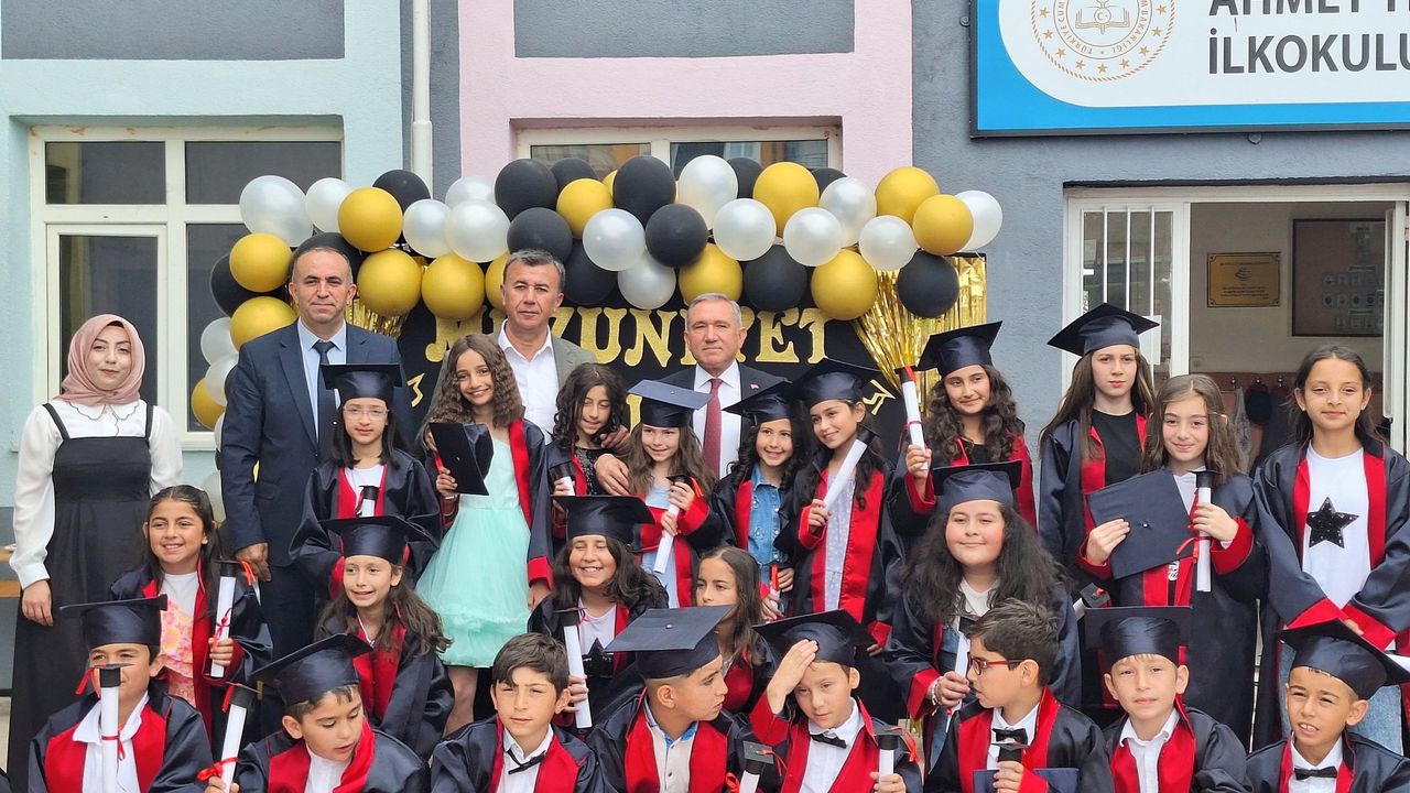 Kadışehri’nde minik öğrencilere mezuniyet coşkusu