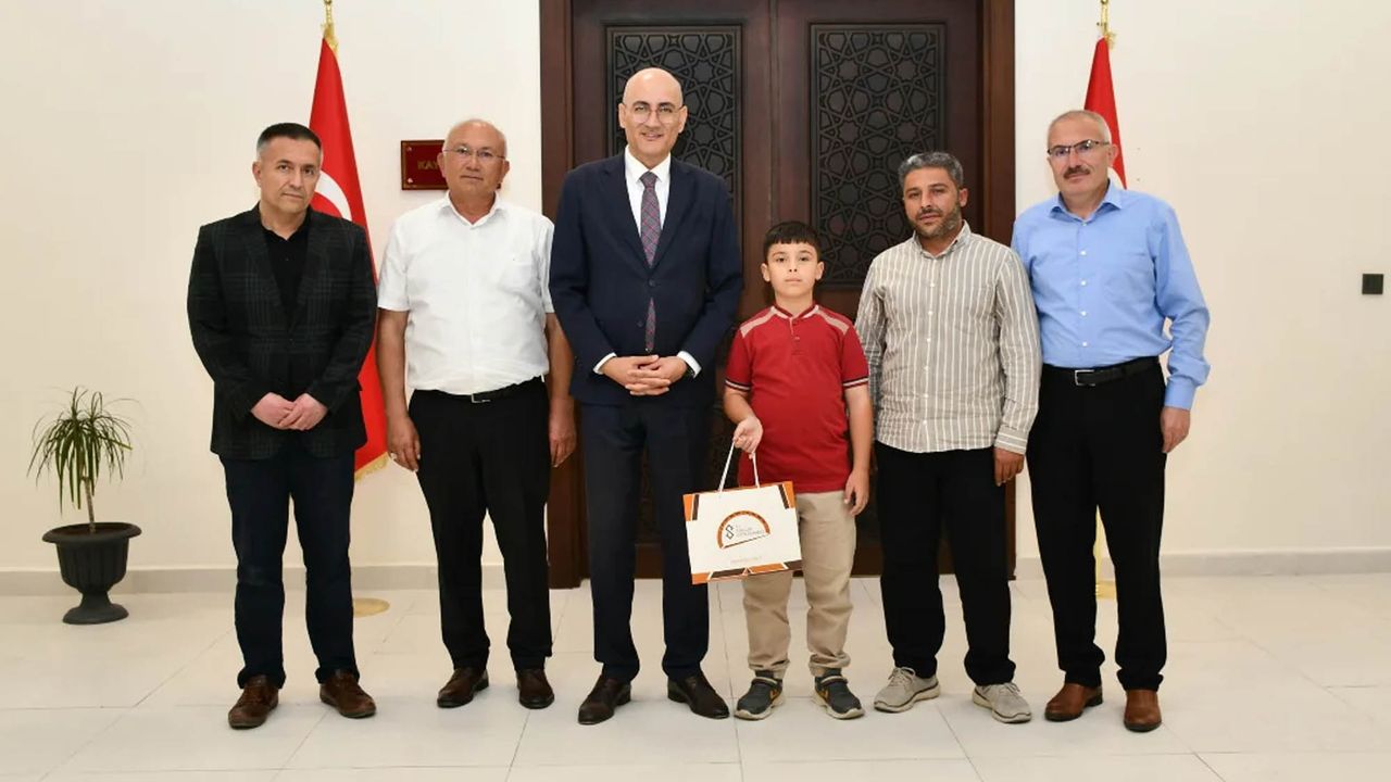 Sorgun'da Türkiye birincisi öğrenciyi ödüllendirdi