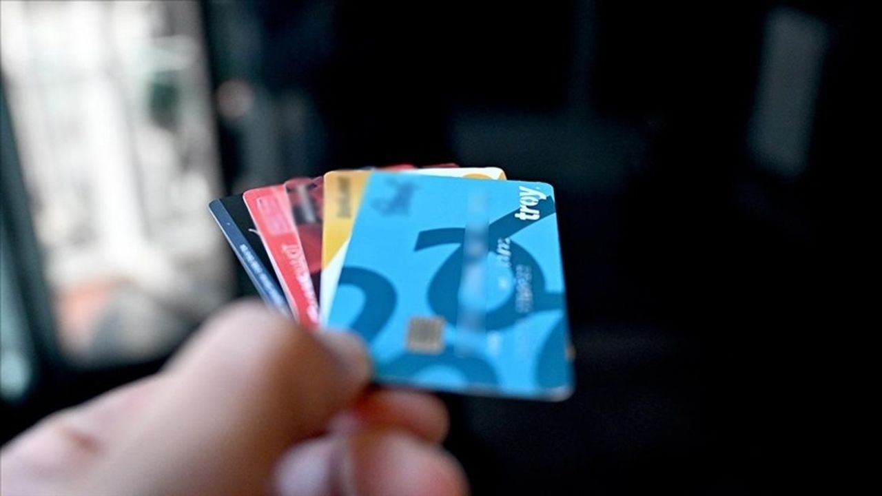 Kredi kartı kullanıcılarına yeni dönem: Taksitte artış, limitte esneklik