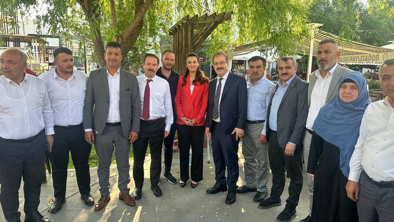 Abdulkadir Akgül, bayramda teşkilatla buluştu
