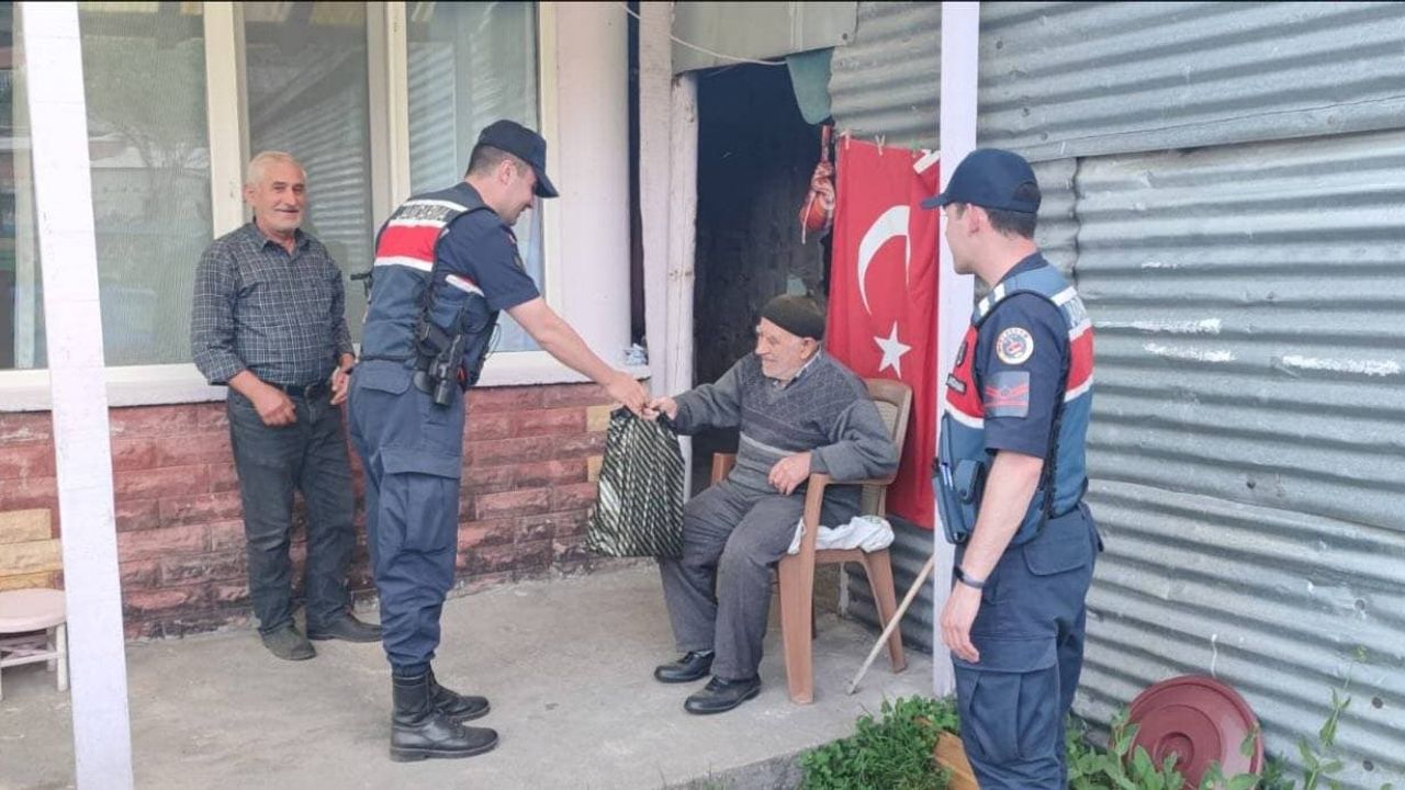 Yozgat jandarmasından Kore Gazisi ve ailesine bayram ziyareti