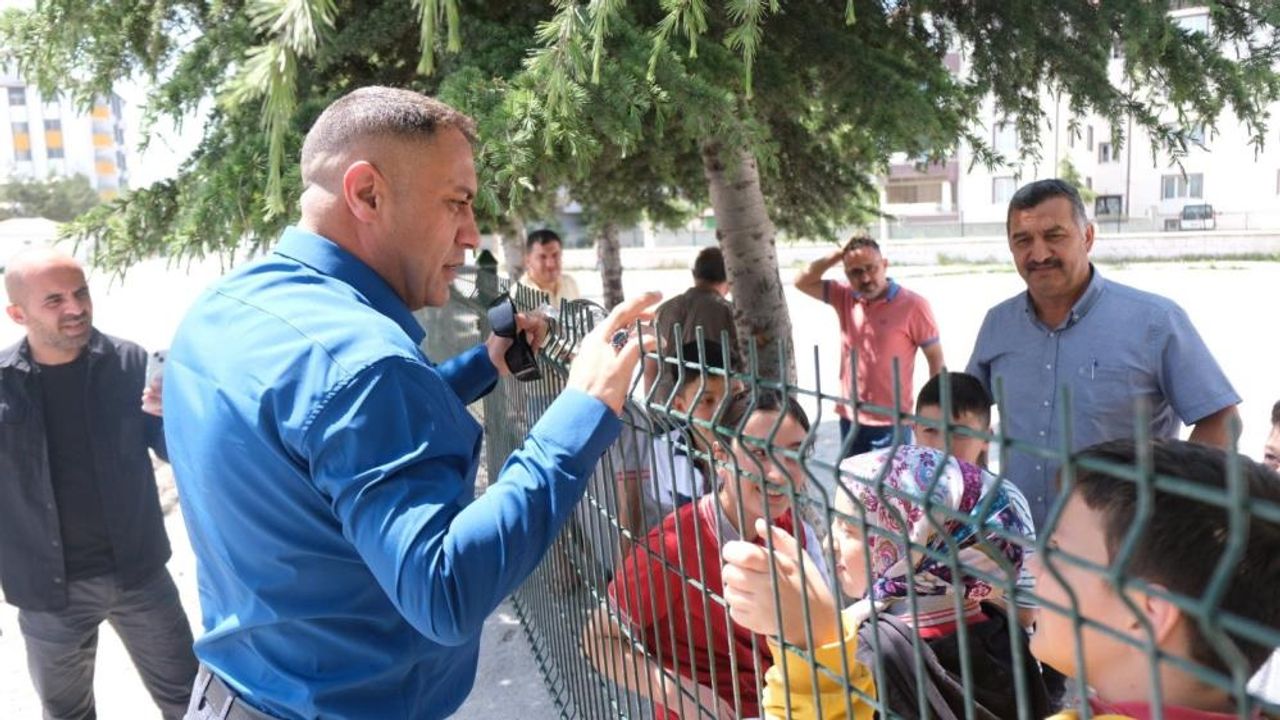 Belediye başkanından gençlere destek
