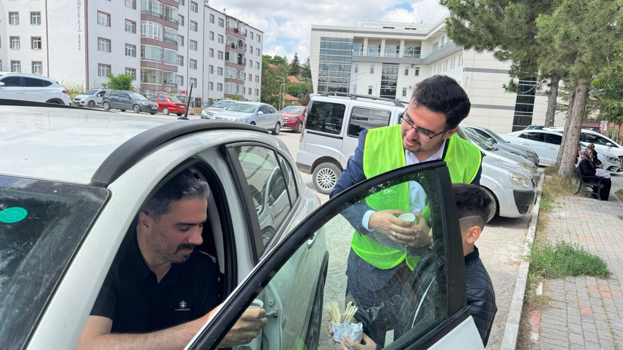 AK gençlikten anlamlı destek