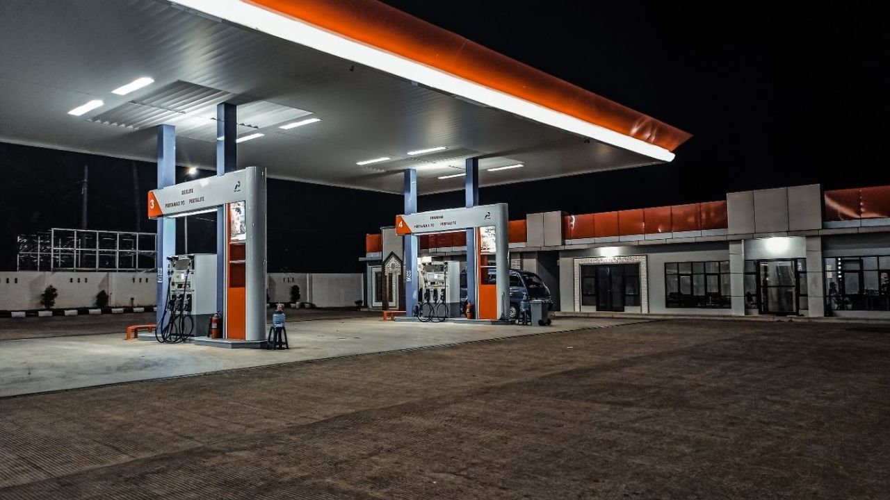 Akaryakıt fiyatlarına yeni zam! Motorin 51 lirayı aştı