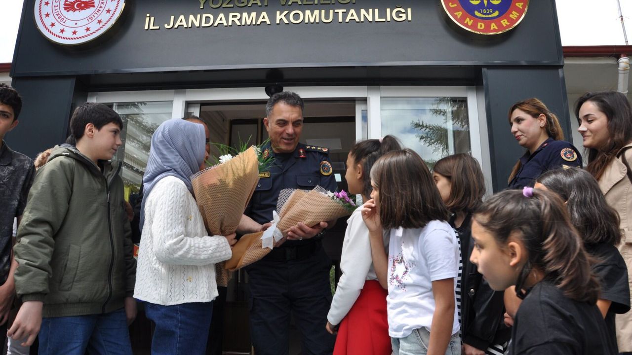 Yozgat'ta jandarmaya çocuklardan anlamlı ziyaret