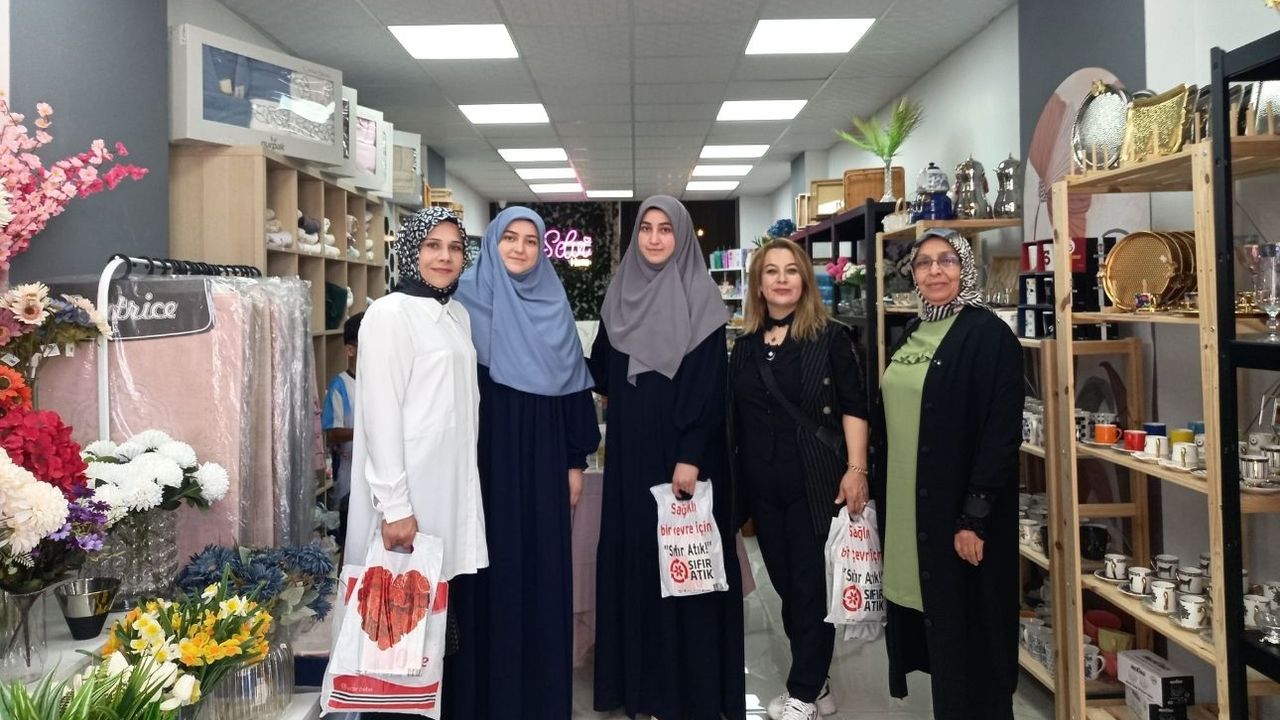 AK Parti Yozgat İl Kadın Kolları’ndan esnaf ziyareti