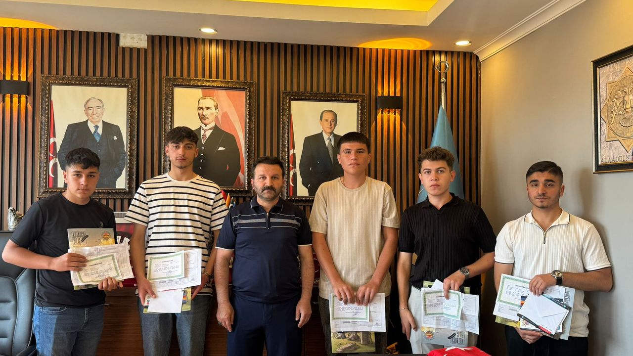 Yozgat Ülkü Ocakları'ndan öğrencilere ödül