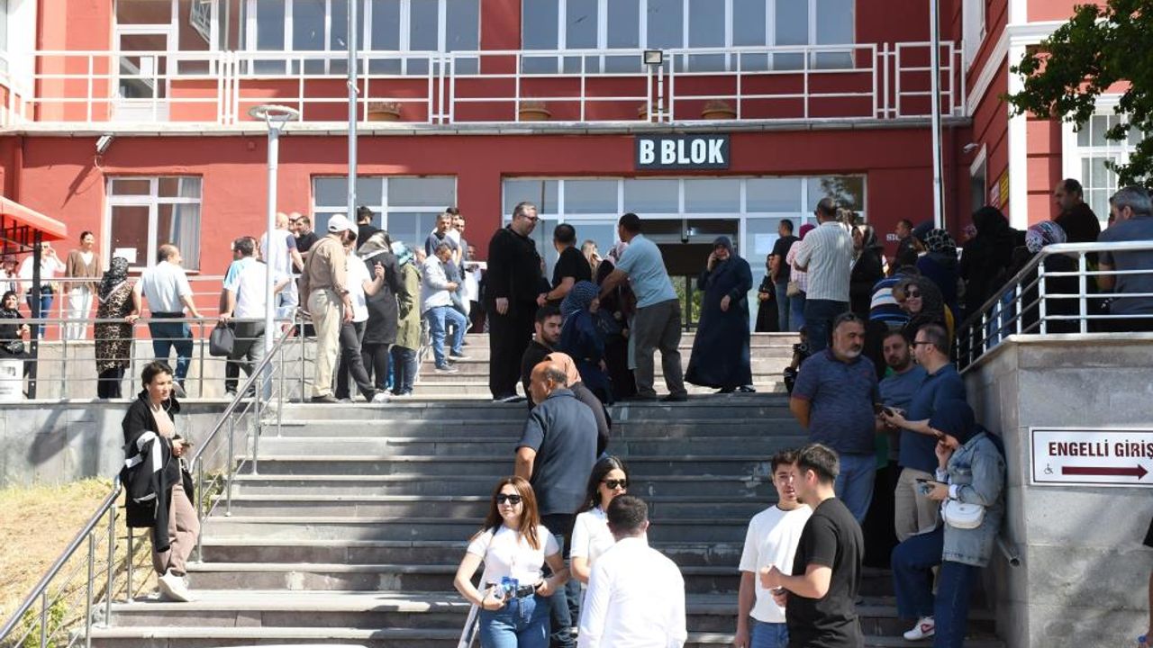 Yozgat'ta binlerce öğrenci YKS’nin ilk adımında ter döktü