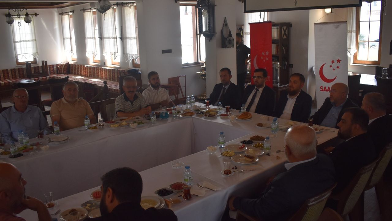 Salman basın mensuplarıyla buluştu