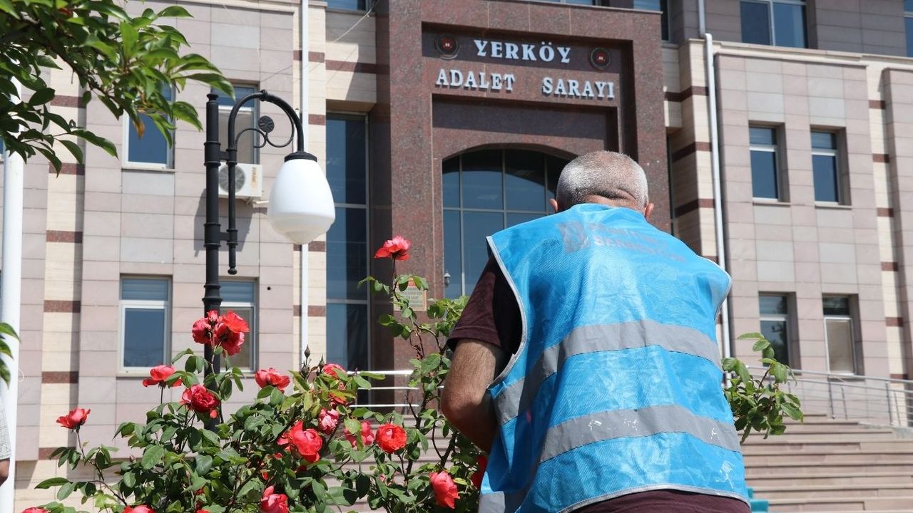 Yozgat'ta yükümlüler tadilat ve bakım işleri yapıyorlar
