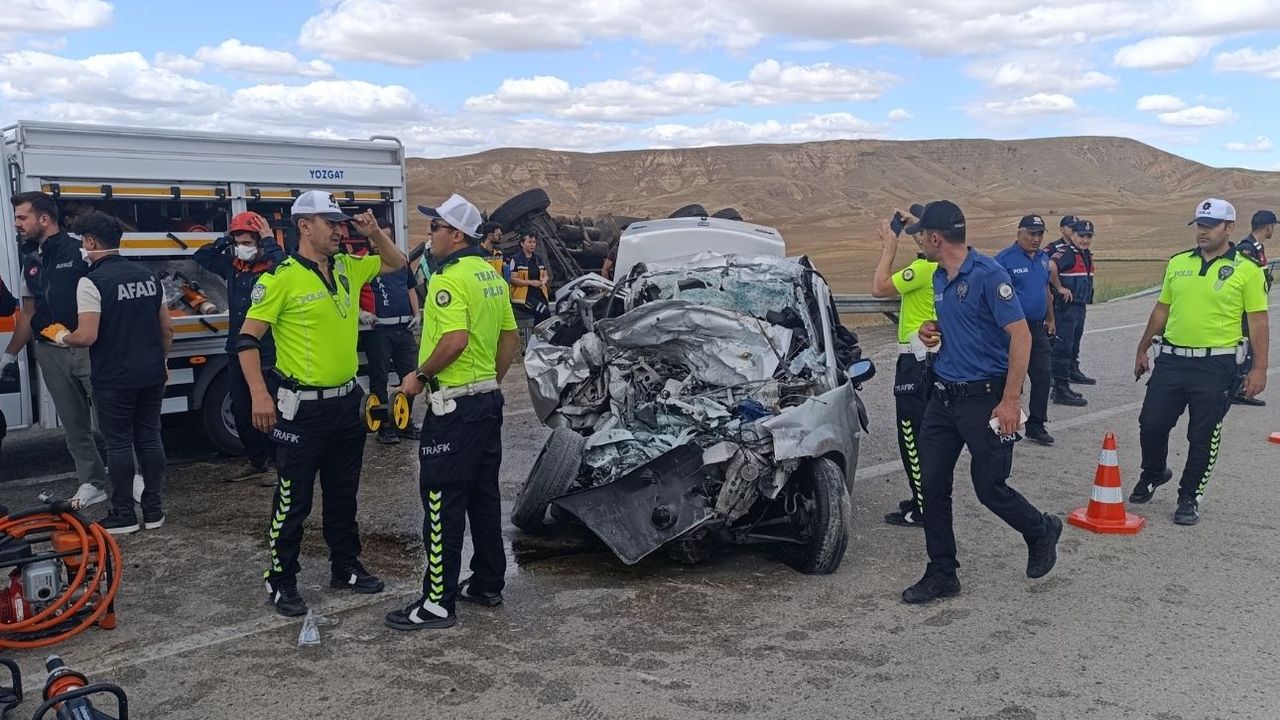 Yozgat'ta feci kaza: 3 ölü, 2 yaralı!