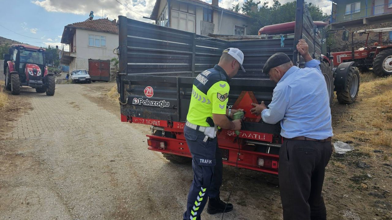 Yozgat jandarmasından  traktör sürücülerine eğitim