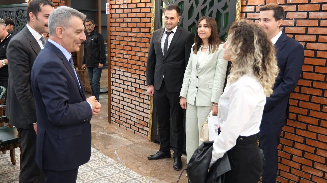 Yozgat Valisi hakim ve savcılarla vedalaştı