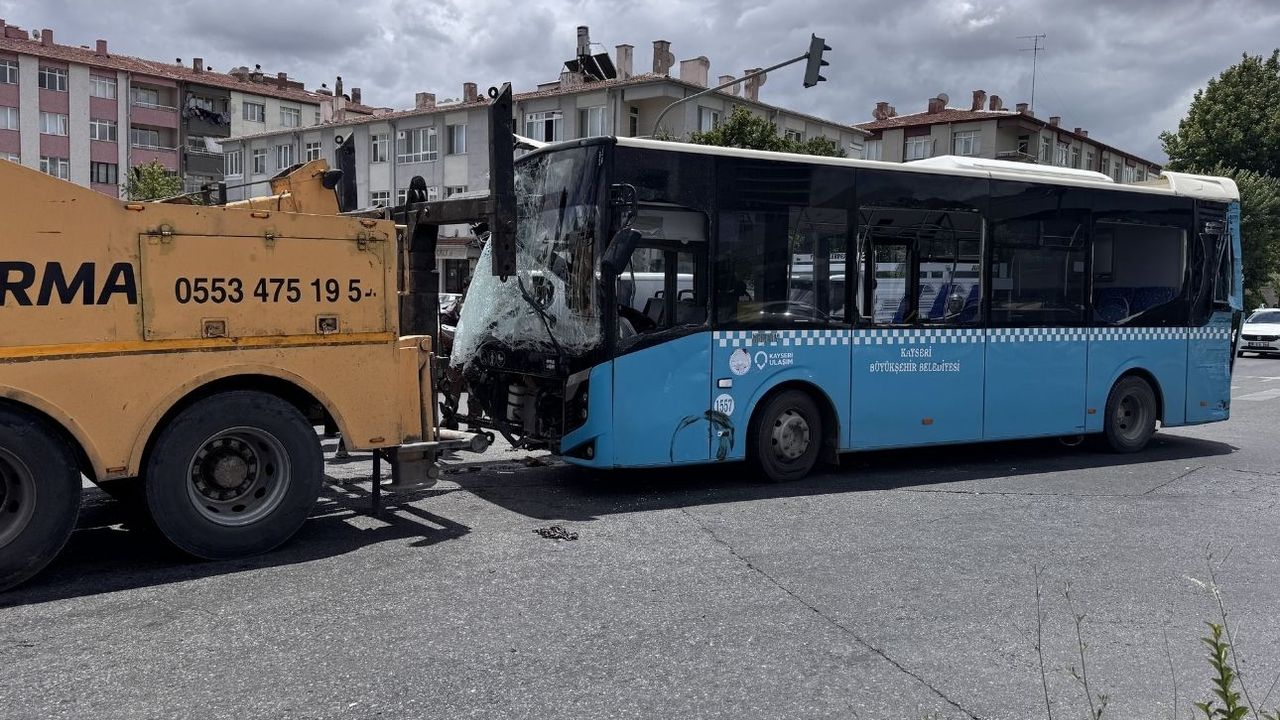 Zincirleme kaza… 8 kişi yaralandı!