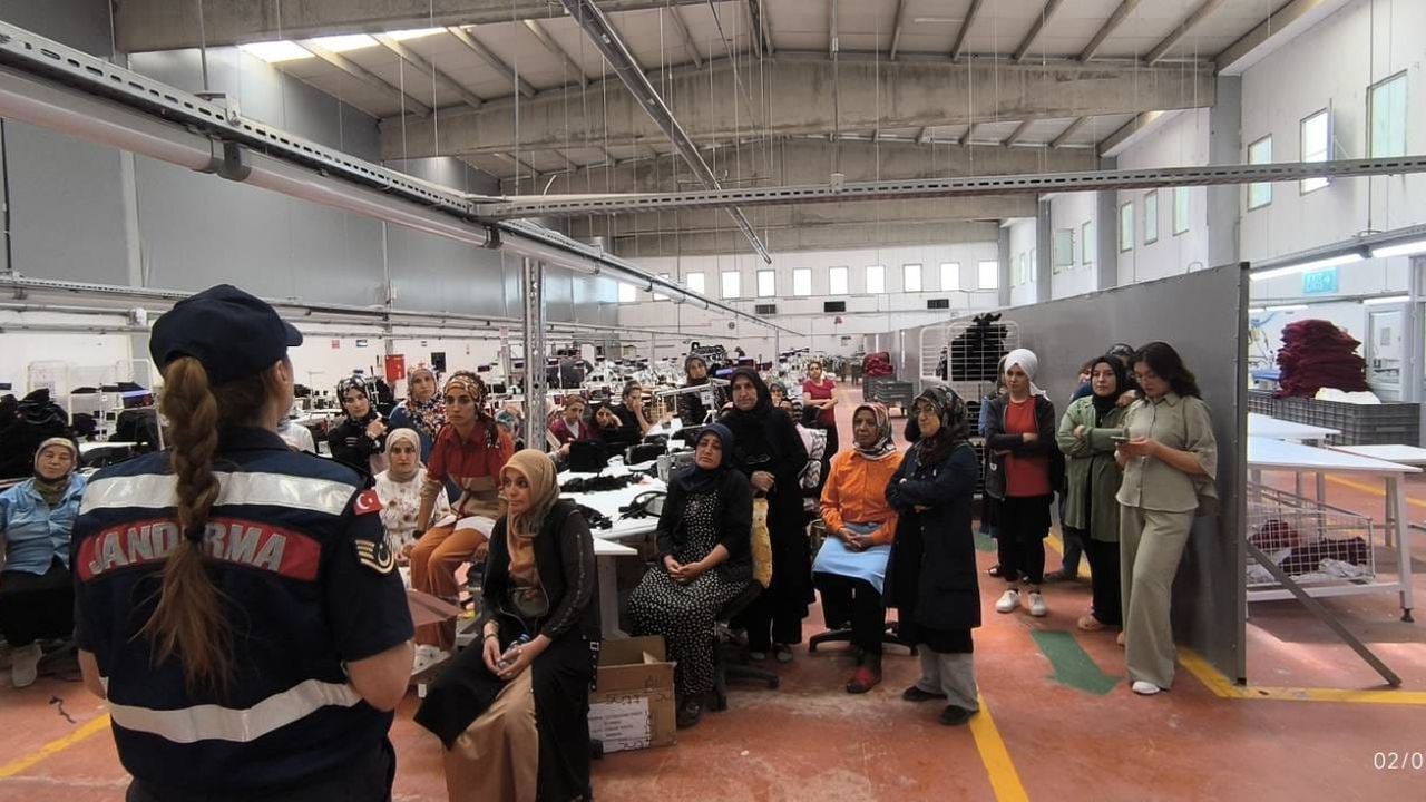 Yozgat'ta jandarmadan fabrika çalışanlarına eğitim