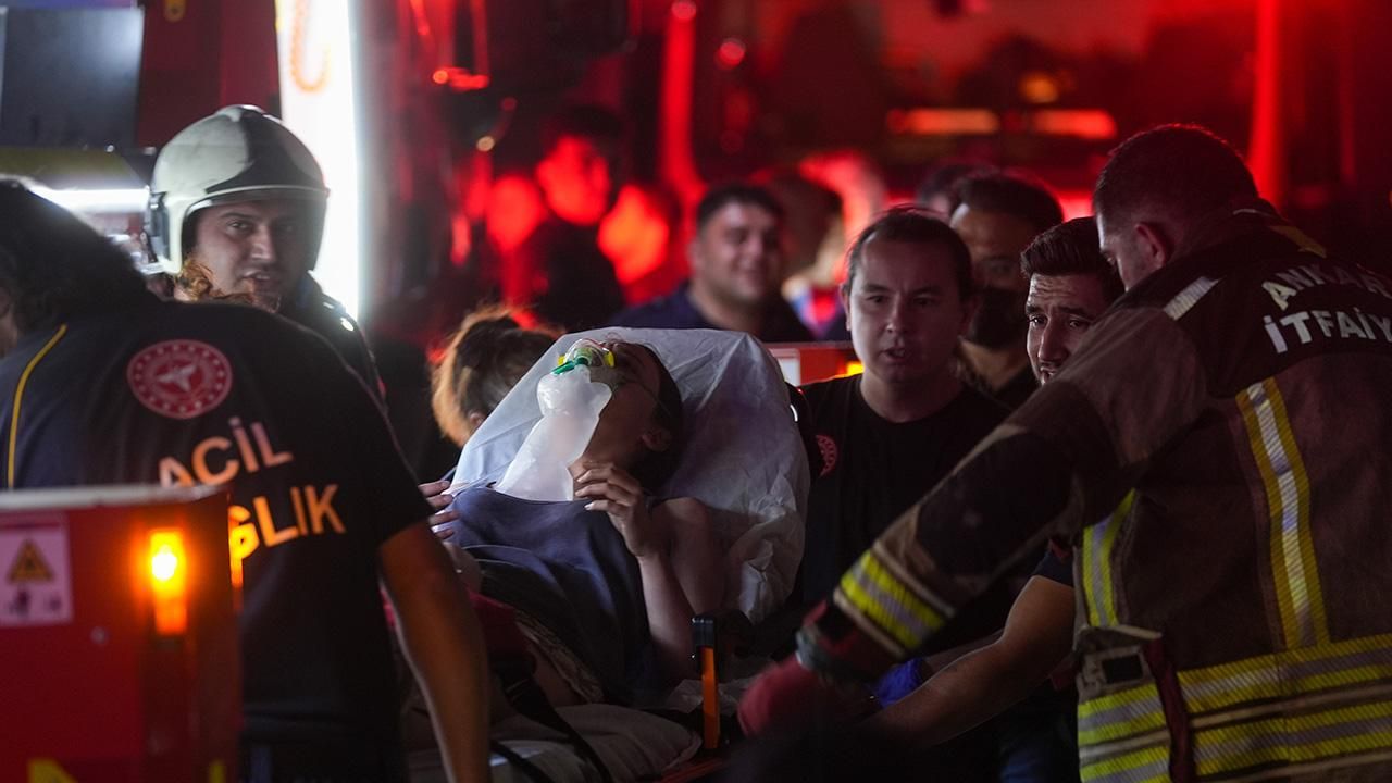 Ankara’da 26 katlı binada yangın