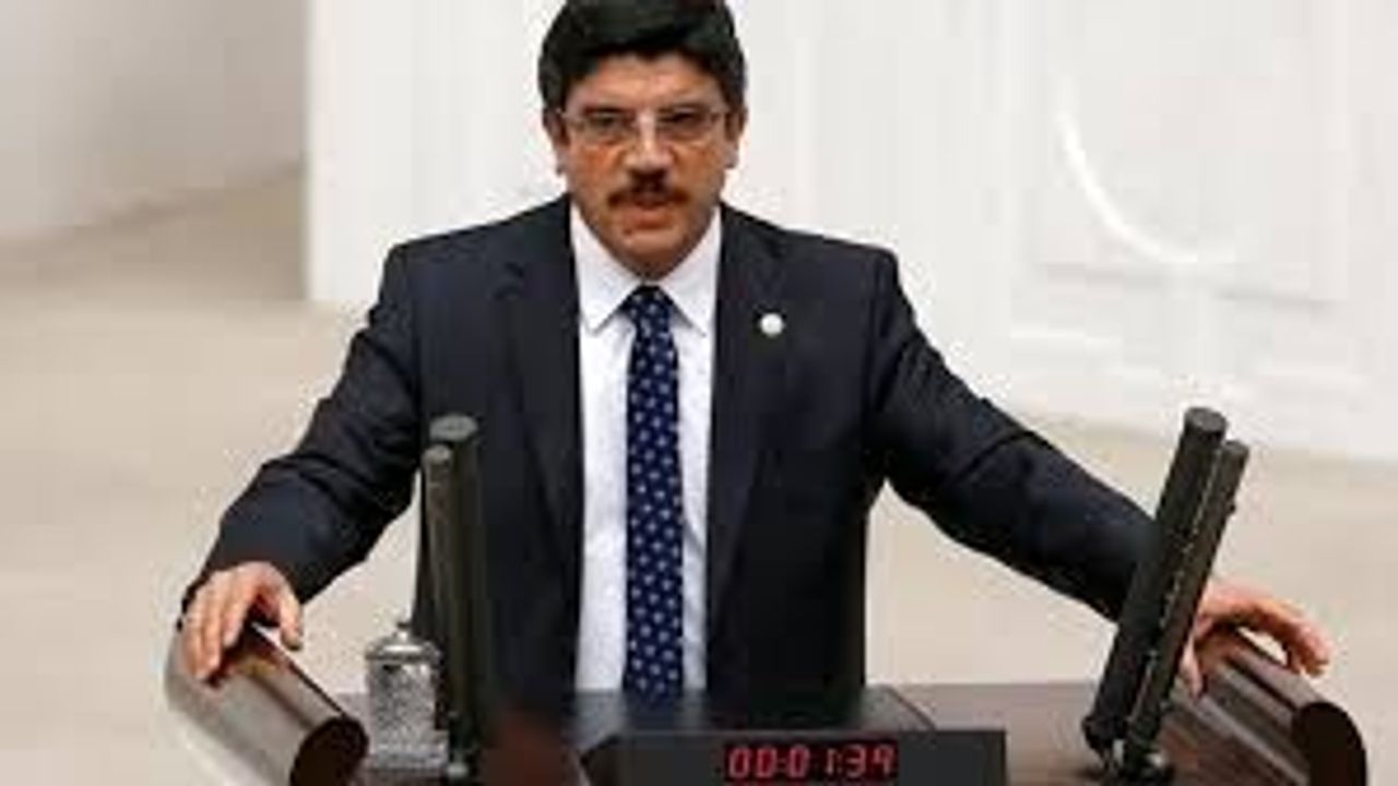Yazar Yasin Aktay kimdir?