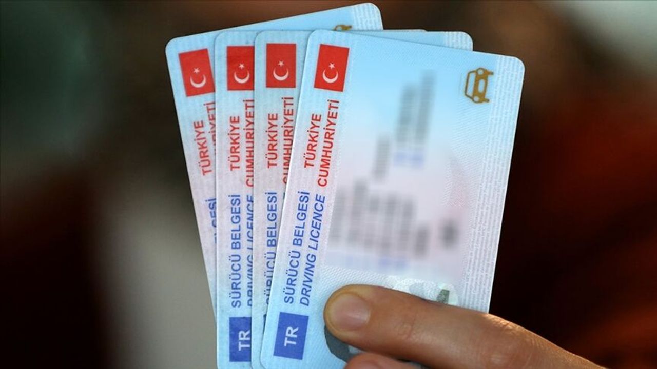 Eski tip sürücü belgelerinde son gün 31 Ekim!