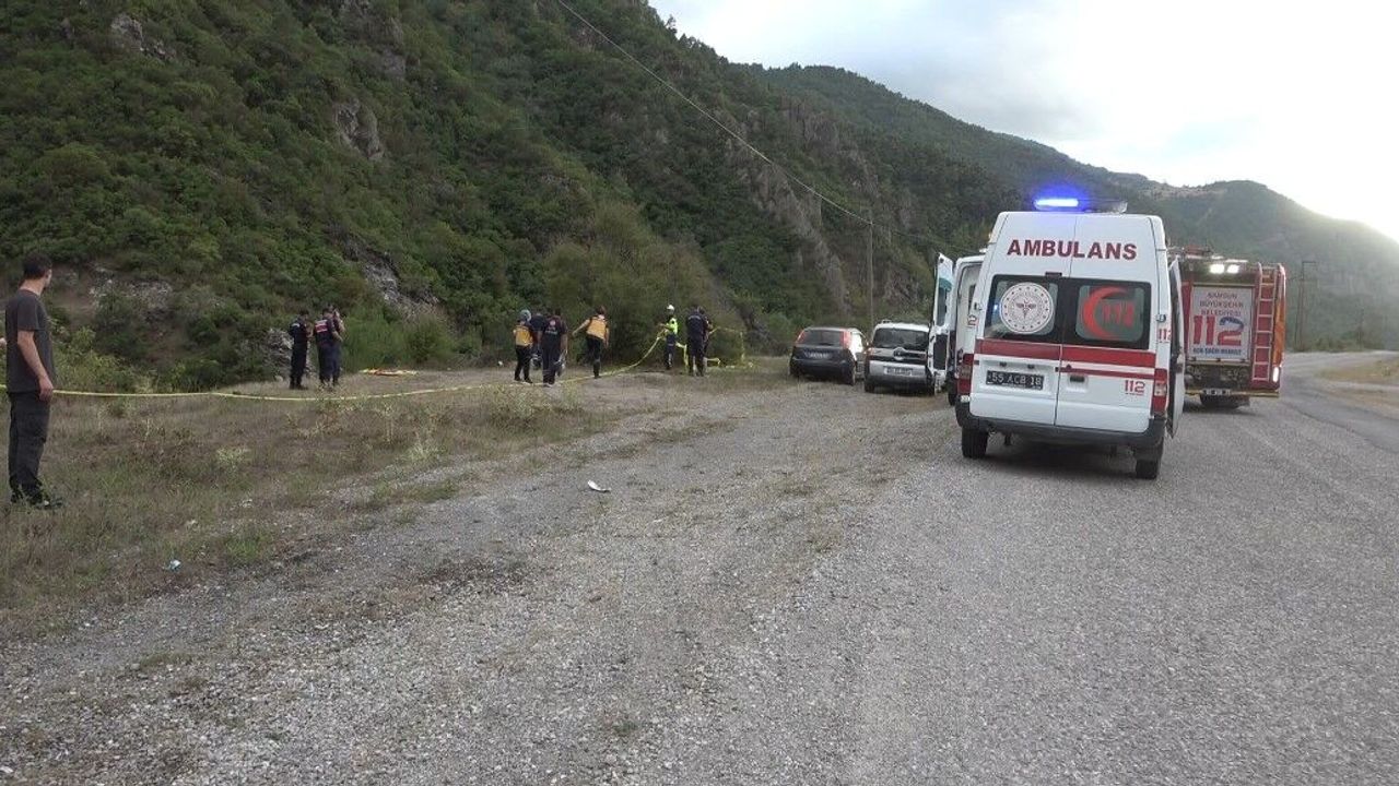 Otomobil Kızılırmak’a uçtu, anne ve çocuğu hayatını kaybetti